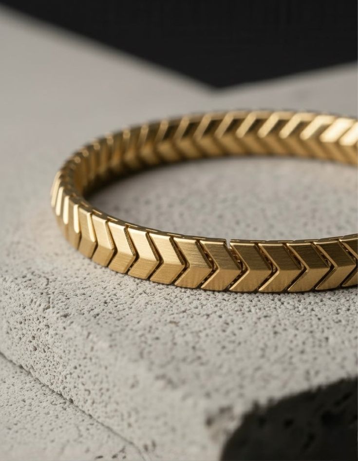 Handcrafted custom goldsmithing process